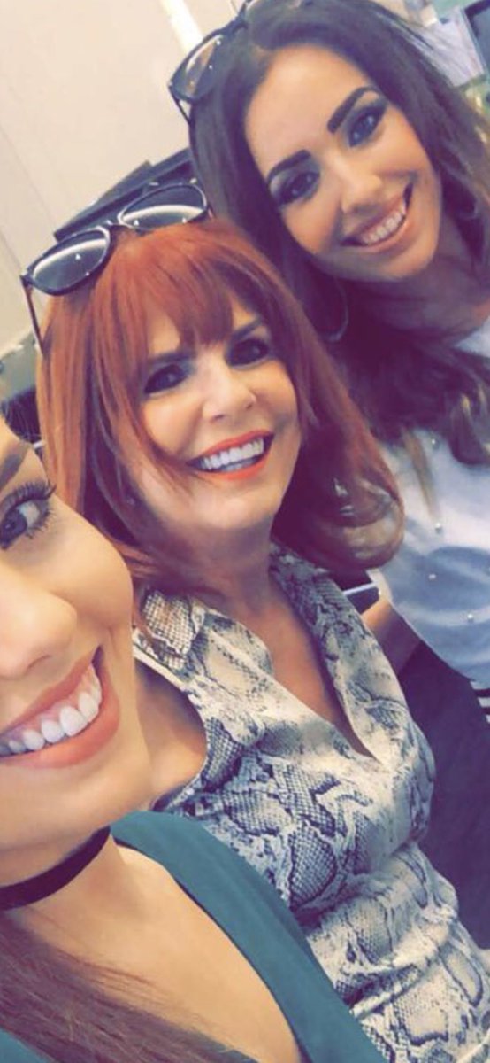 davispowell50's tweet photo. Can’t believe my gorgeous beautiful daughter is 30 today #proudmama @Lornastedham https://t.co/D5D0NnOaiz