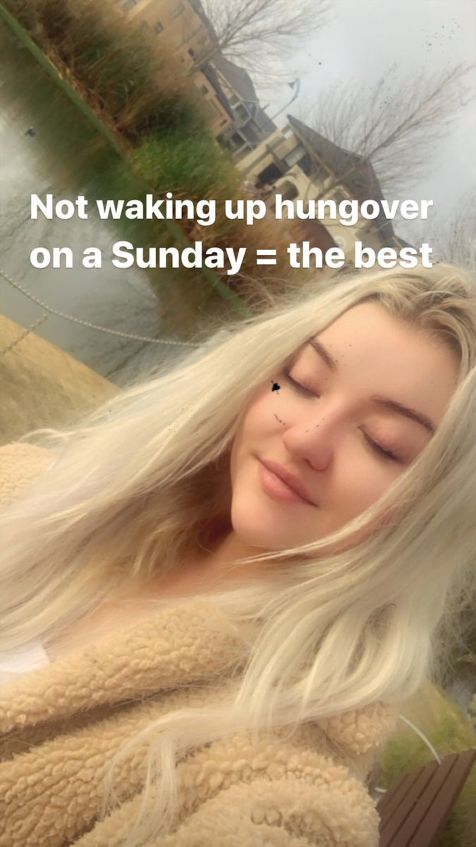 modelamy1's tweet image. 