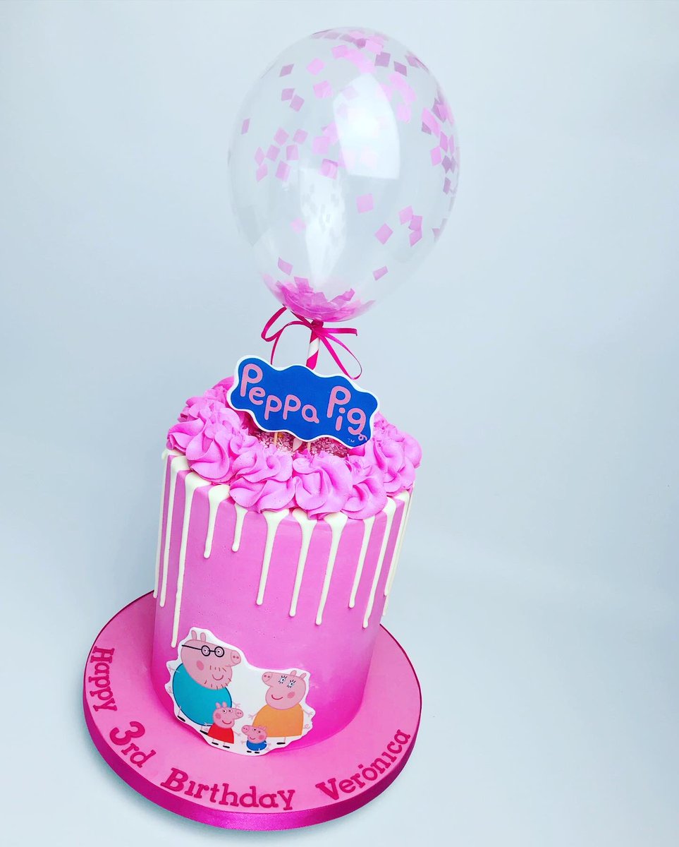 marias_cake's tweet photo. Recent cakes - catching up and finding time to finally post some images x https://t.co/PcJf3g0mcx