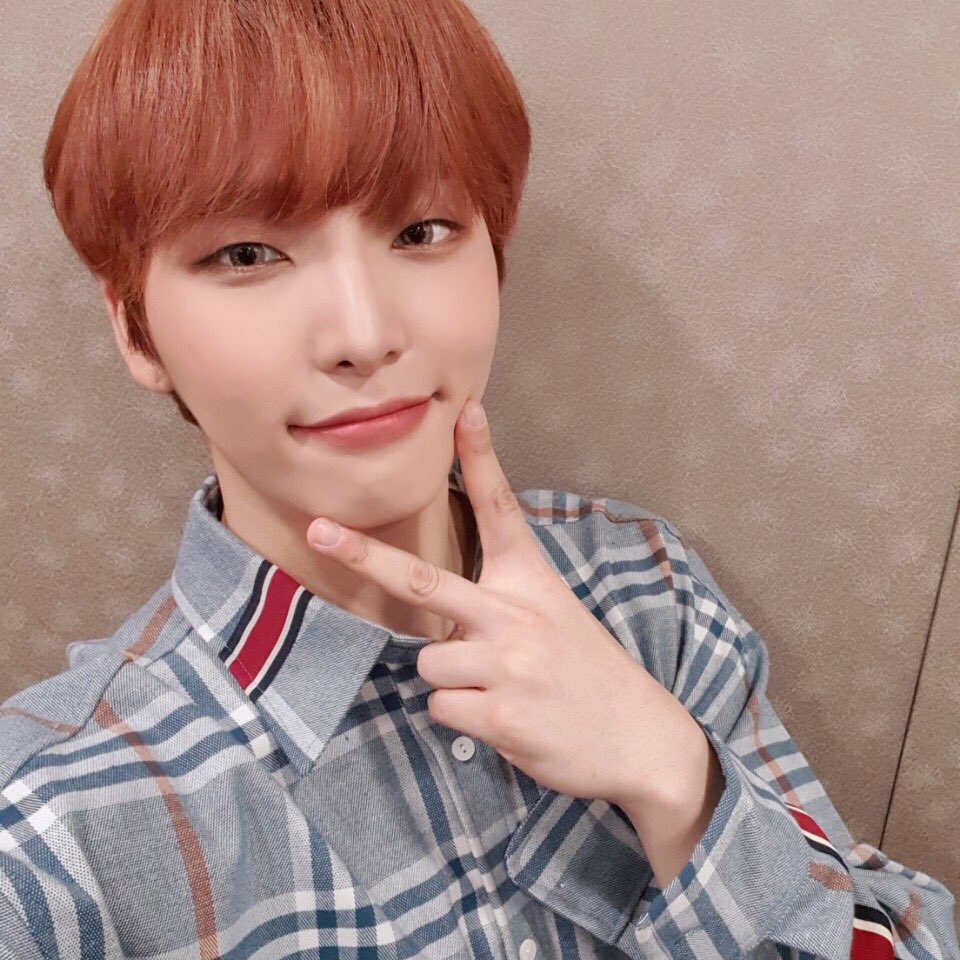 official_ONEUS's tweet photo. [#서호]
투무니들!! 한 가지 포즈로 각도와 표정을 연구하는 중이에여!!!ㅎㅎㅎㅎㅎ 서호 파이팅!! https://t.co/zQO7DG3UXc