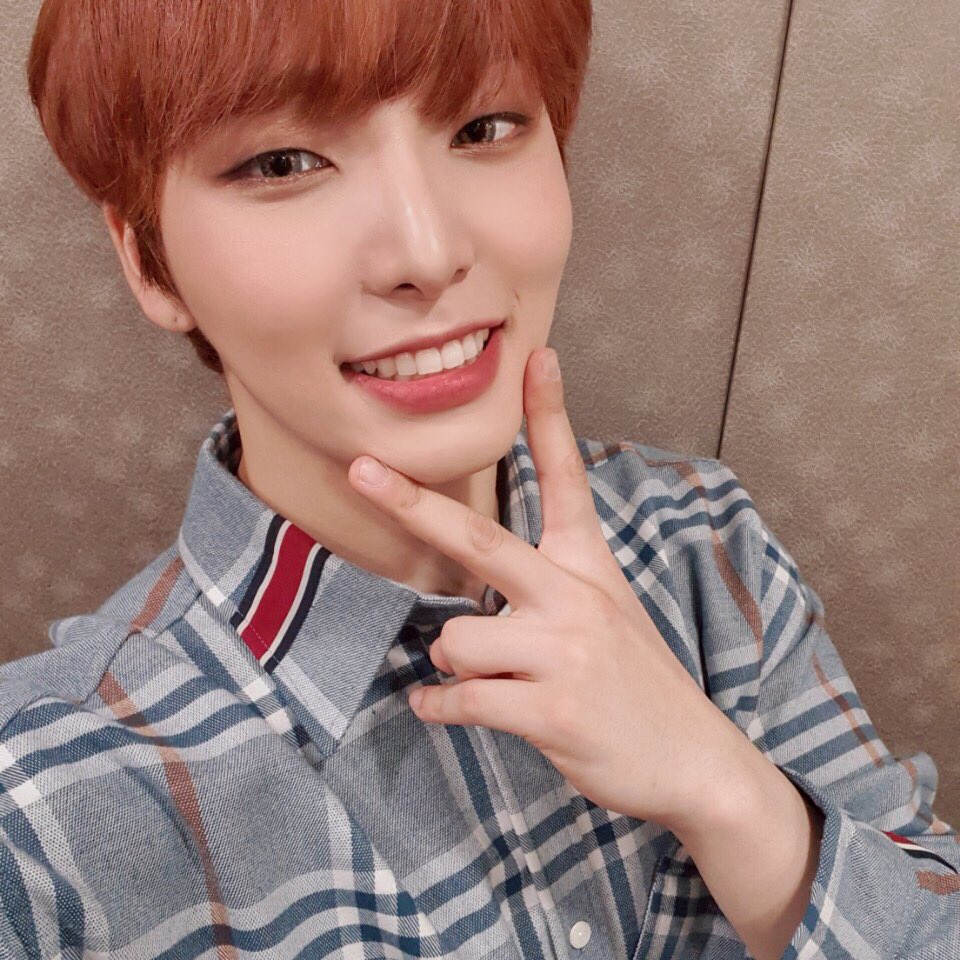 official_ONEUS's tweet photo. [#서호]
투무니들!! 한 가지 포즈로 각도와 표정을 연구하는 중이에여!!!ㅎㅎㅎㅎㅎ 서호 파이팅!! https://t.co/zQO7DG3UXc