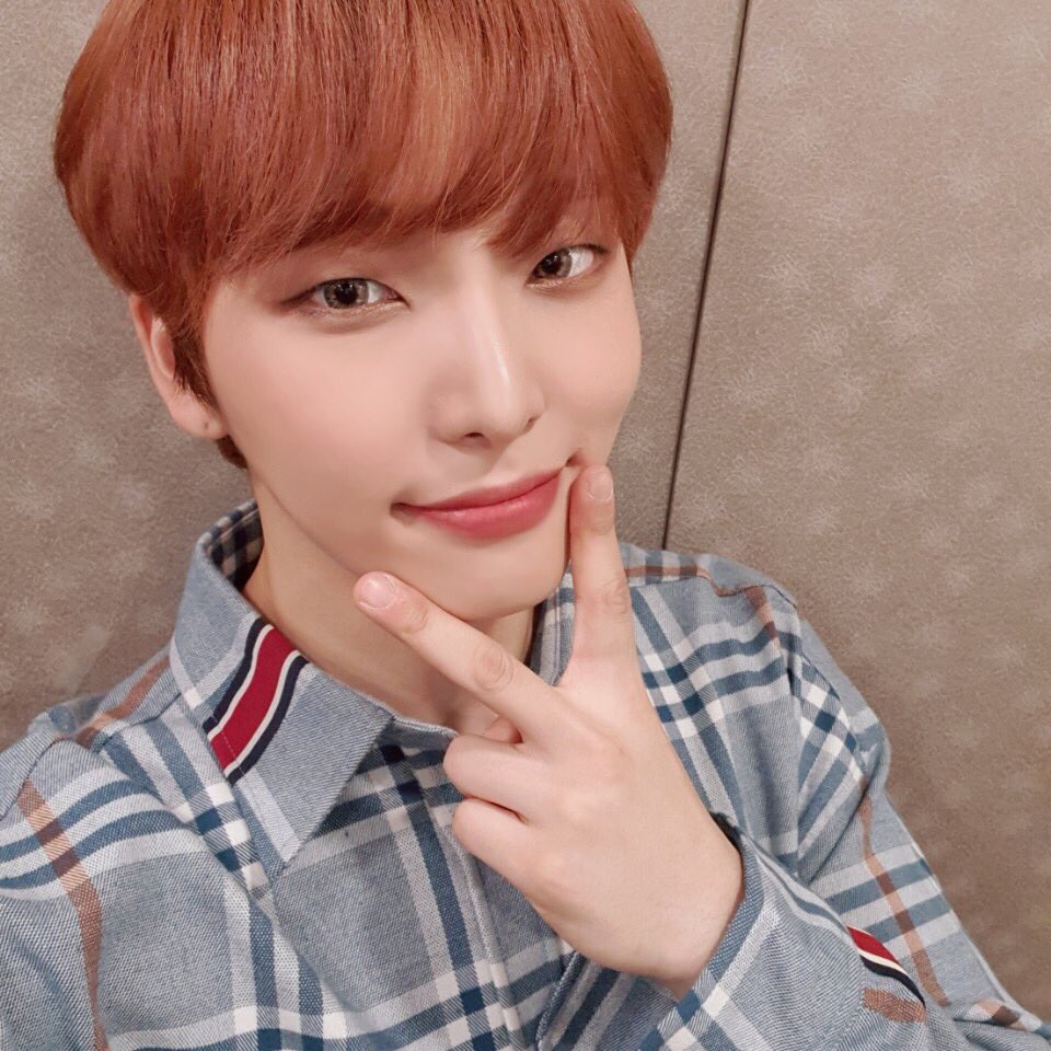 official_ONEUS's tweet photo. [#서호]
투무니들!! 한 가지 포즈로 각도와 표정을 연구하는 중이에여!!!ㅎㅎㅎㅎㅎ 서호 파이팅!! https://t.co/zQO7DG3UXc