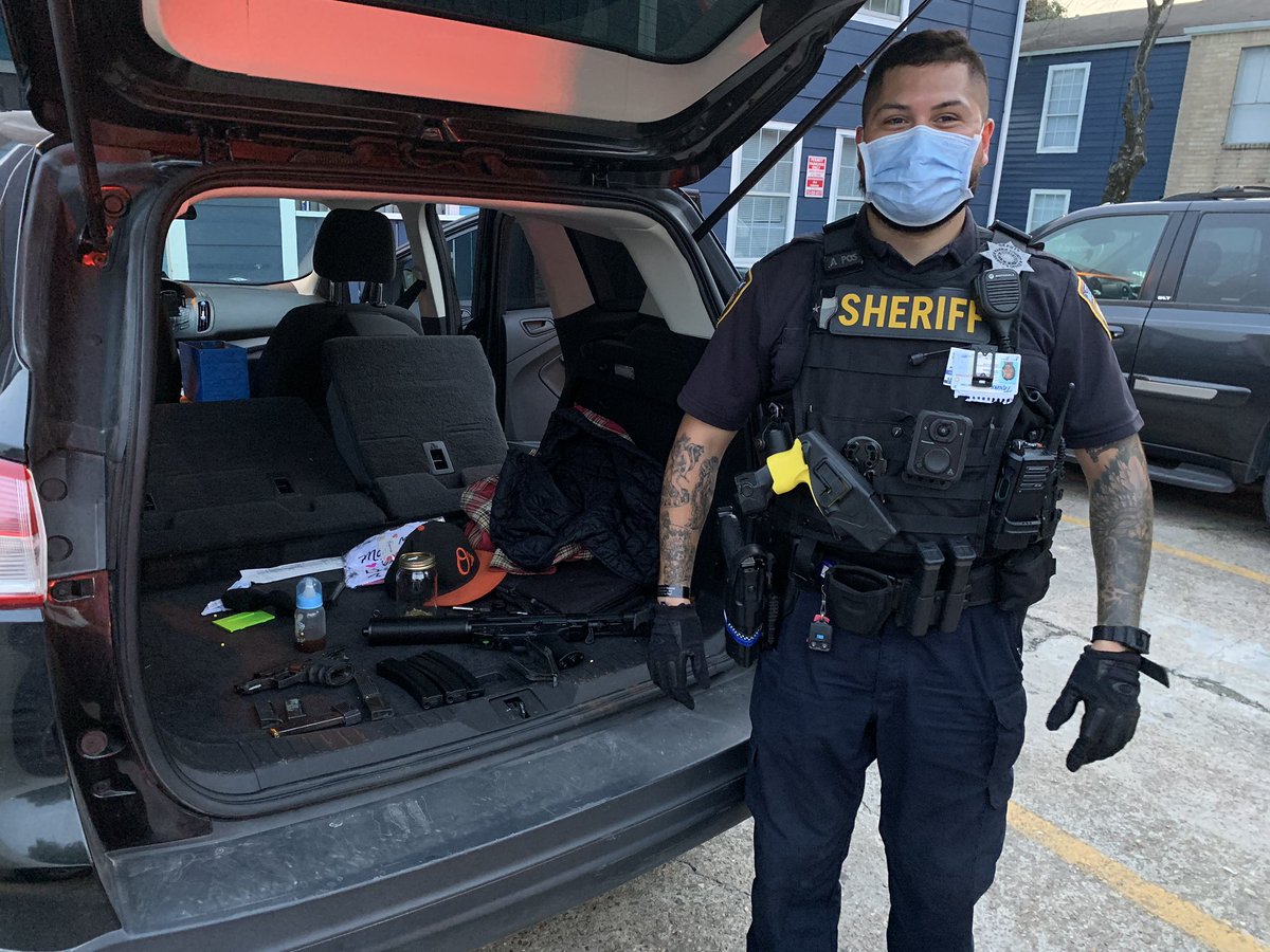 HCSO_NightShift's tweet photo. District 2 deputies responded to an aggravated robbery call at 4505 Aldine Mail. Deputy Pintor located the suspect vehicle and captured 1 of 2 fleeing suspects. Other units caught suspect 2. 2 guns and multiple drugs located in the vehicle. @HCSOPatrol @SheriffEd_HCSO @HCSOTexas https://t.co/UjBEjFPJge