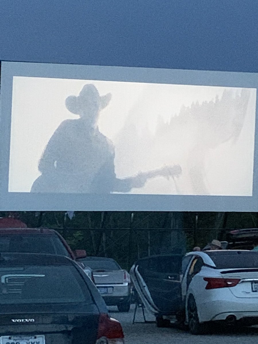 My boyfriend proposed to me tonight, on the way to the @garthbrooks @trishayearwood #GarthDriveIn show. 🥰 💍

We would have been at the Cincy show tonight. But this is perfect! 🚗📽🎵