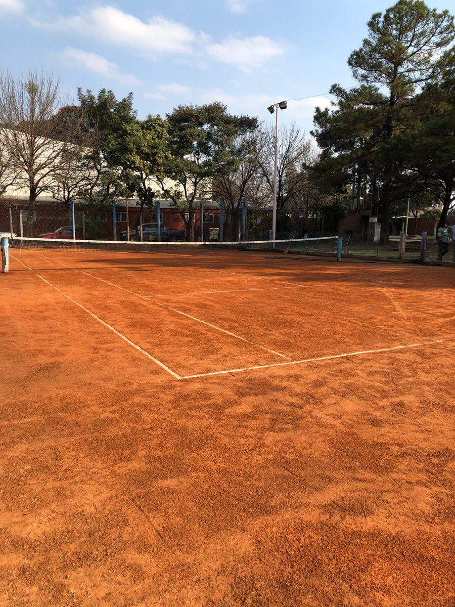 emanueltoro's tweet photo. AL FIN SE ME DIO!!!!!!!!! 
Tengo mi escuela de tenis, después de años trabajando y esforzándome , se me pudo cumplir este sueño. Para los que quieran comenzar les dejo un poquito de lo que hicimos junto a mi socio y como dejamos todo.
DIFUNDAN Y MUCHO RTTTTT https://t.co/43fPJEyj8c
