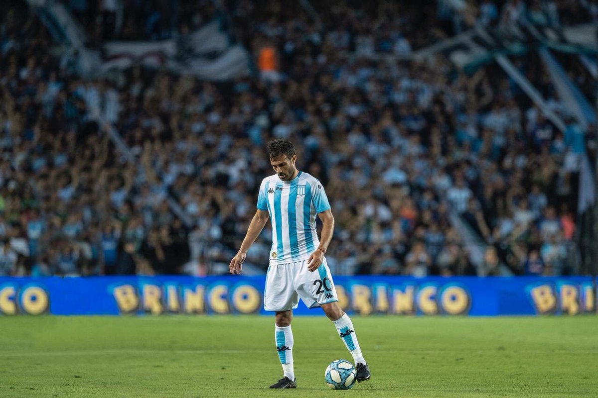 RacingClub's tweet photo. 🙏 Gracias por elegir a Racing ⁣⁣
🙏 Gracias por transpirar siempre la camiseta ⁣⁣
🙏 Gracias por querer a este escudo ⁣🙏 Gracias por sentir el amor de la gente.⁣⁣
⁣⁣
Simplemente gracias, Dario Cvitanich 🤩⁣⁣
⁣⁣
#DaríoSigue https://t.co/sIBI86artb