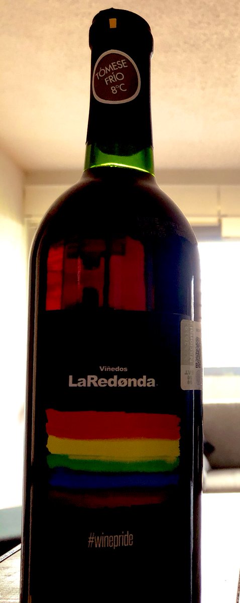 pau_stokely's tweet photo. Celebrandoando #PRIDE2020 #OrgulloLGBT gracias @LaRedonda #winepride #NoMásDigo https://t.co/F58ncKyqbN