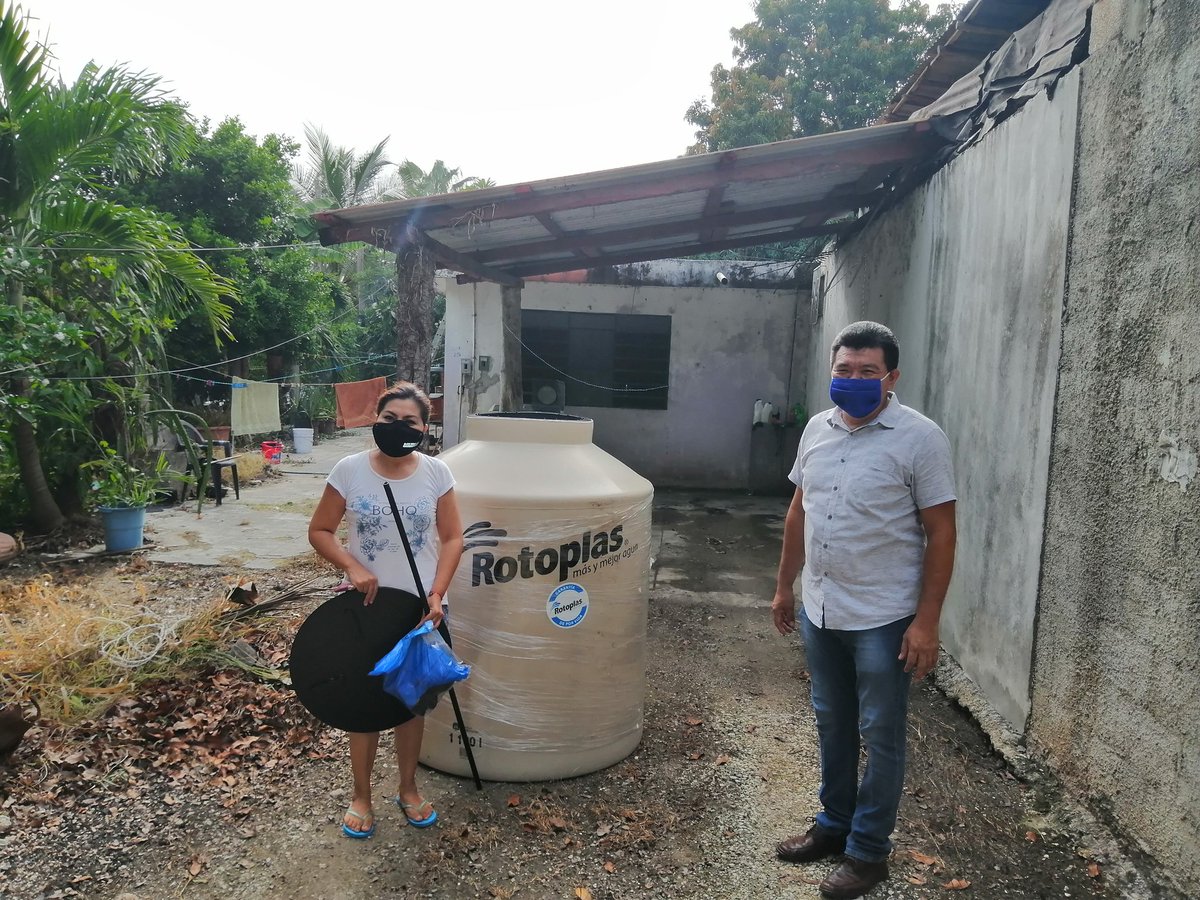 HaciendoHBacala's tweet photo. De nuevo continuamos haciendo entrega de tinacos en #Bacalar con apoyo de @CongregacionMT y gestión del #ProfeMemo @MemoTun6
@Alitomorenoc
@Caroviggiano
@CristinaRuiz_S
@ViviMondragonL
@PRI_Nacional
@csobrinoargaez
@CandyAyuso
@Josealberto2
@CNOPNacional
@ArletMolgora
@QrooPri https://t.co/La6DSIqP7w