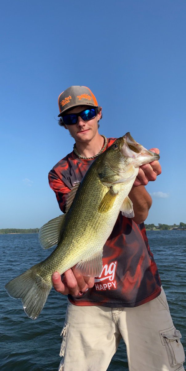 Hughes_Zach's tweet photo. The deep bite is on fire at Lake Fork @TwisterFishing https://t.co/jvhdouJml9