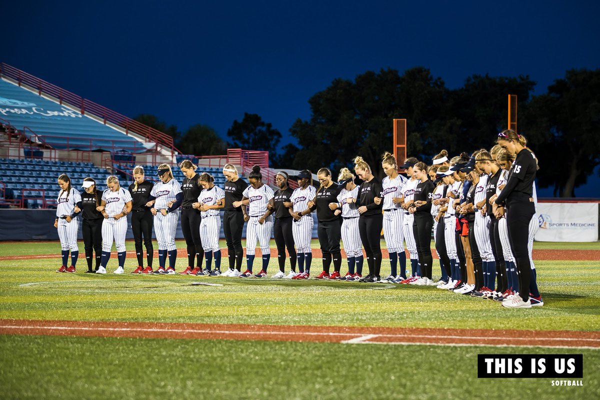 My heart is so full

Today was so much bigger than the game, but we got to see a team make serious change and awareness in our little softball community.

Thank you  #thisisus and @usssafloridapride for a great day!🖤