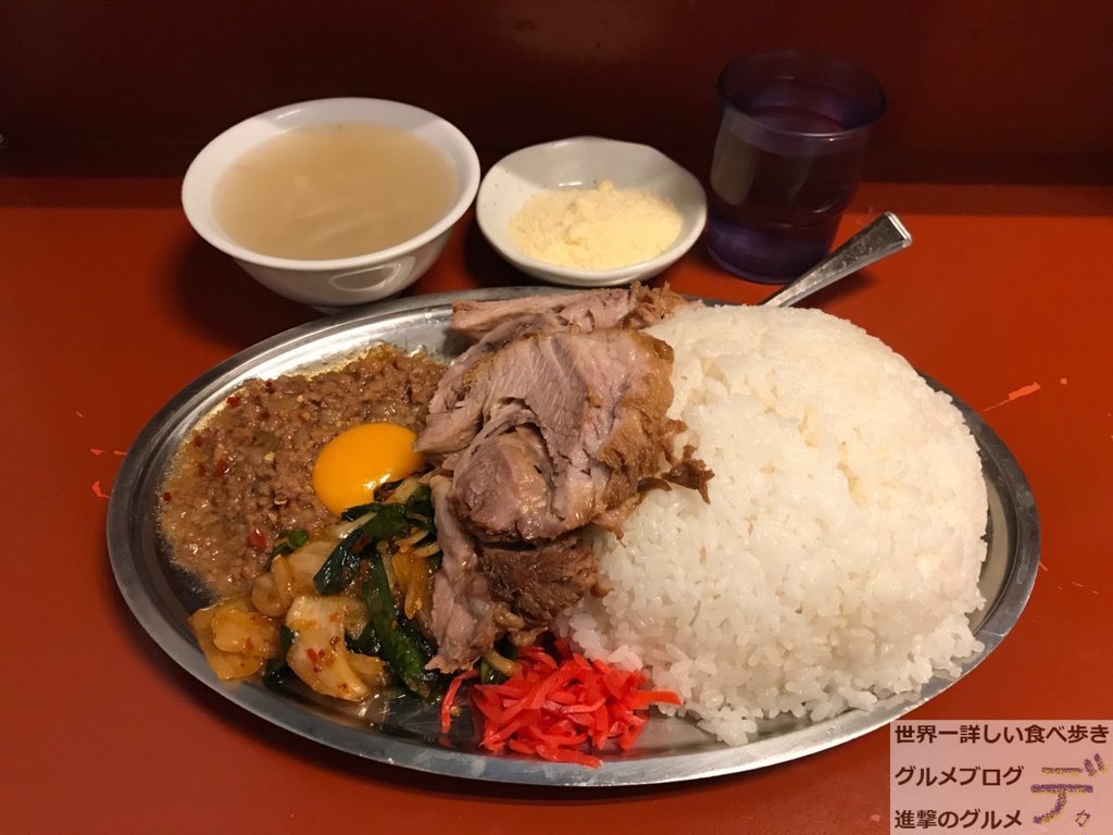 進撃のグルメ 世界一詳しい食べ歩きグルメブロガー 立川マシマシ 神保町駅 立川駅 名古屋駅など 一度食べたら一生忘れることのない 不謹慎に美味い グルメが食べられるラーメン屋です 暴君セット ライスマシマシ は デカ盛りマシライスに豚