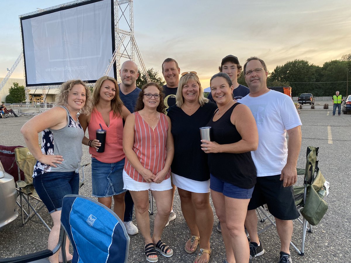 The neighborhood drove up to St. Cloud ready to enjoy a little Garth at the Drive In! #GarthDriveIn #Aintgoindowntilthesuncomesup #funtimes
