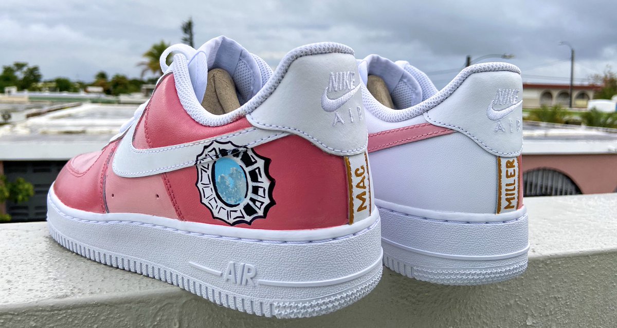 jsepulveda7's tweet photo. The Nike AF1 “The Divine Feminine” Customs ✨
#ripmacmiller 

ig: jasg_artworks https://t.co/L7RgtEMjr4