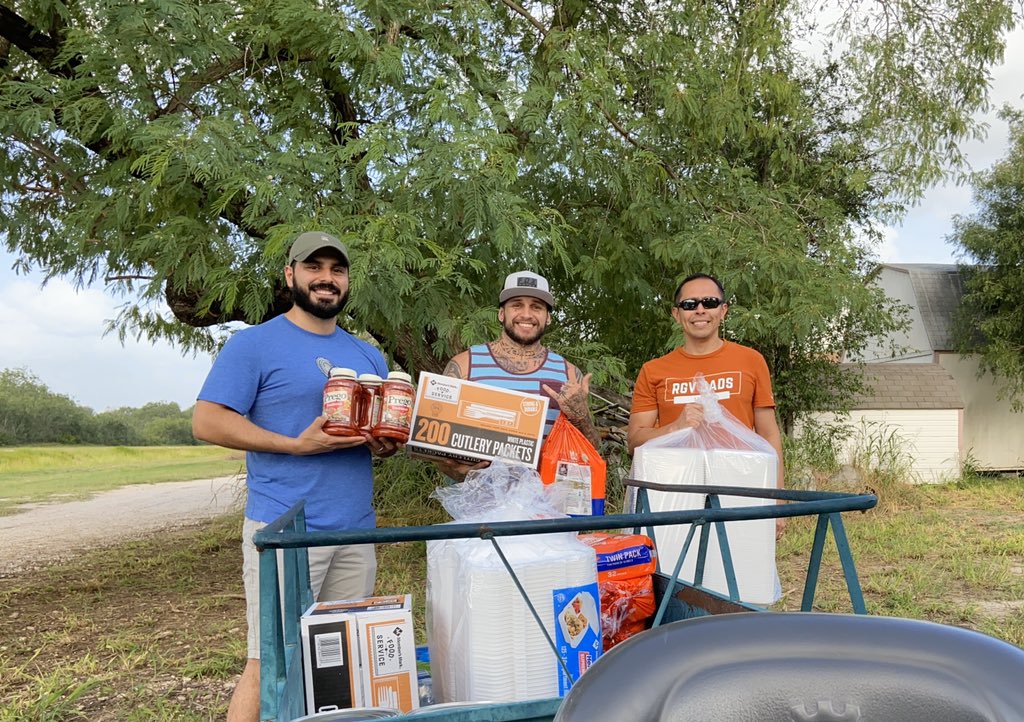 Supporting Aloha Sundays!
Free food &amp; drink for those in need.
July 5 | 12 p.m. | Archer Park 
Thanks to all of the Dads that donated!.

#aloha #sunday #free #food #drink #donate #support #park #dad #dadlife #rgvdads #mcallen #texas