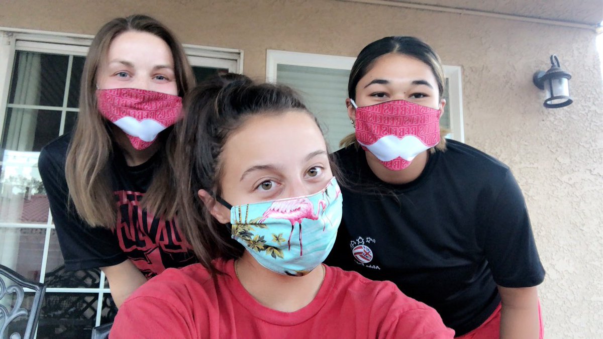 kaate_bb's tweet photo. #FaceMasks4FallSports @UNLVathletics @UNLVvball https://t.co/NisTYHUuVK
