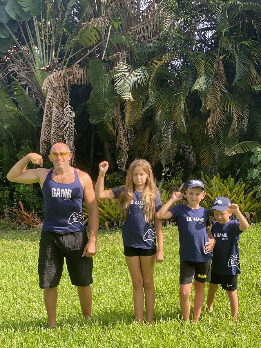 oleynikufc's tweet photo. Dream team, Oleynik team. 
Команда, семья
 @zitopartners @ETFMG @ETFMG_CEO 
#team #etfmg $MJ #sport #oleynik #oleynikdiana #oleynikjr #family #love #семья #сила https://t.co/zhe67Kuw0K