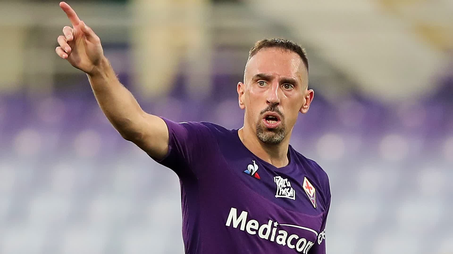 Goal Japan 37歳 リベリ の 切れ味鋭いドリブル 対峙する2人のdfを鮮やかなダブルタッチでかわすと キックフェイントを交えて冷静なフィニッシュ セリエa 第28節 ラツィオ フィオレンティーナ 見逃し配信は Dazn で T Co