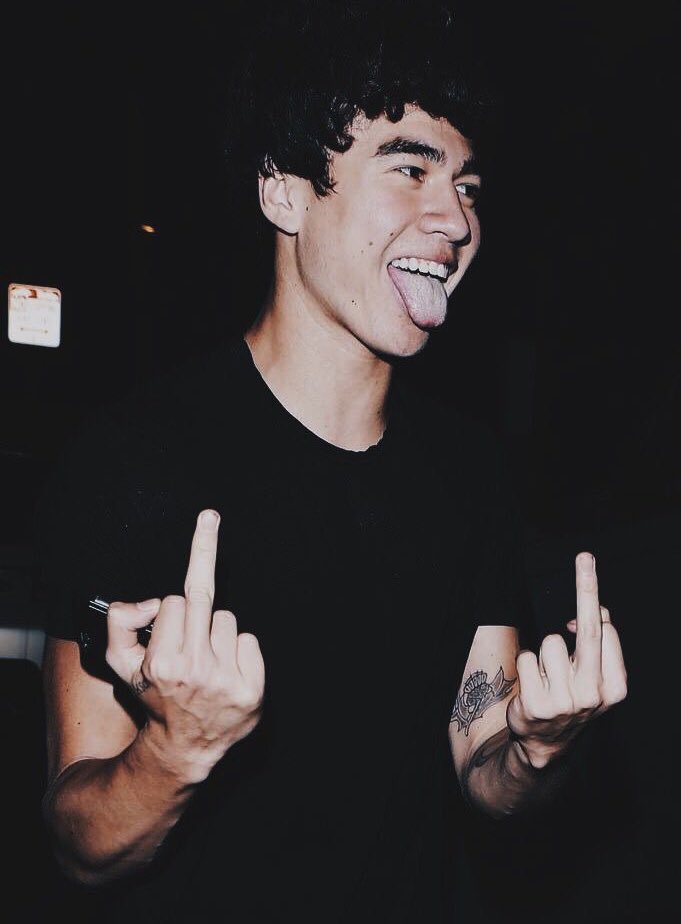 Calum Hood looking hot ; a thread