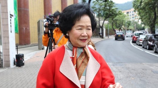 nikki_miumiu's tweet photo. Also, submitting sanction list to the #US would be violated the security law as colluding foreign force. #CCP’s state media have alrdy warned #AnsonChan, former chief secretary and democracy activist, that she couldn’t get away from retirement.
@appledaily_hk https://t.co/ZXywMIgZ4A