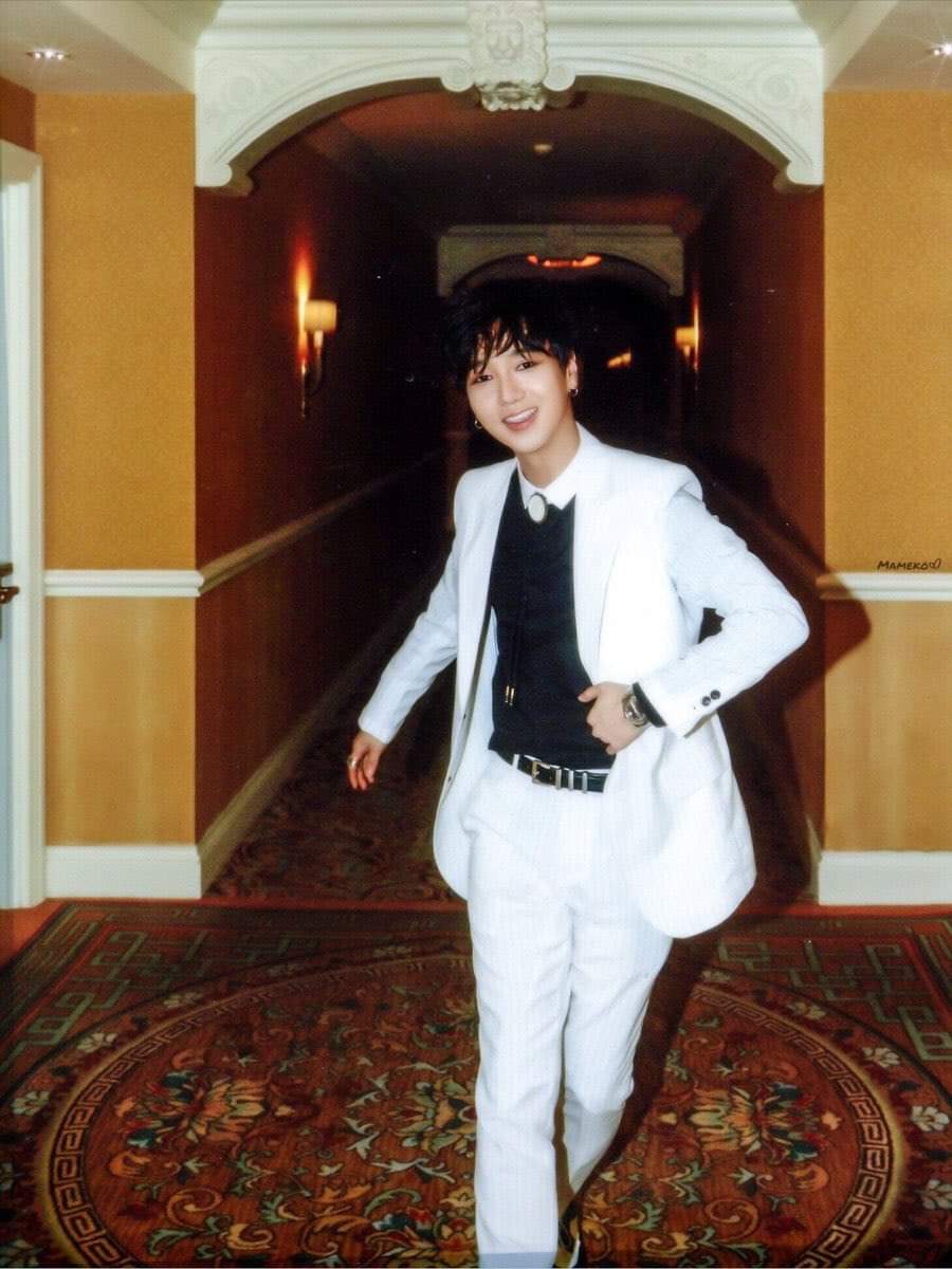 baechuftyesung's tweet photo. Feliz aniversario a "Splash", una joya de canción, me re encanta y más lo bien que Yesung lució 💗 https://t.co/K68x9qsPzs