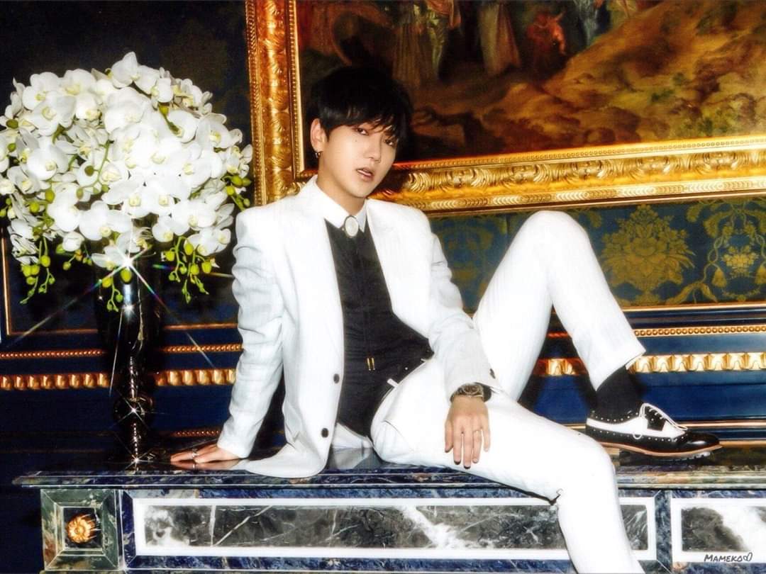 baechuftyesung's tweet photo. Feliz aniversario a "Splash", una joya de canción, me re encanta y más lo bien que Yesung lució 💗 https://t.co/K68x9qsPzs