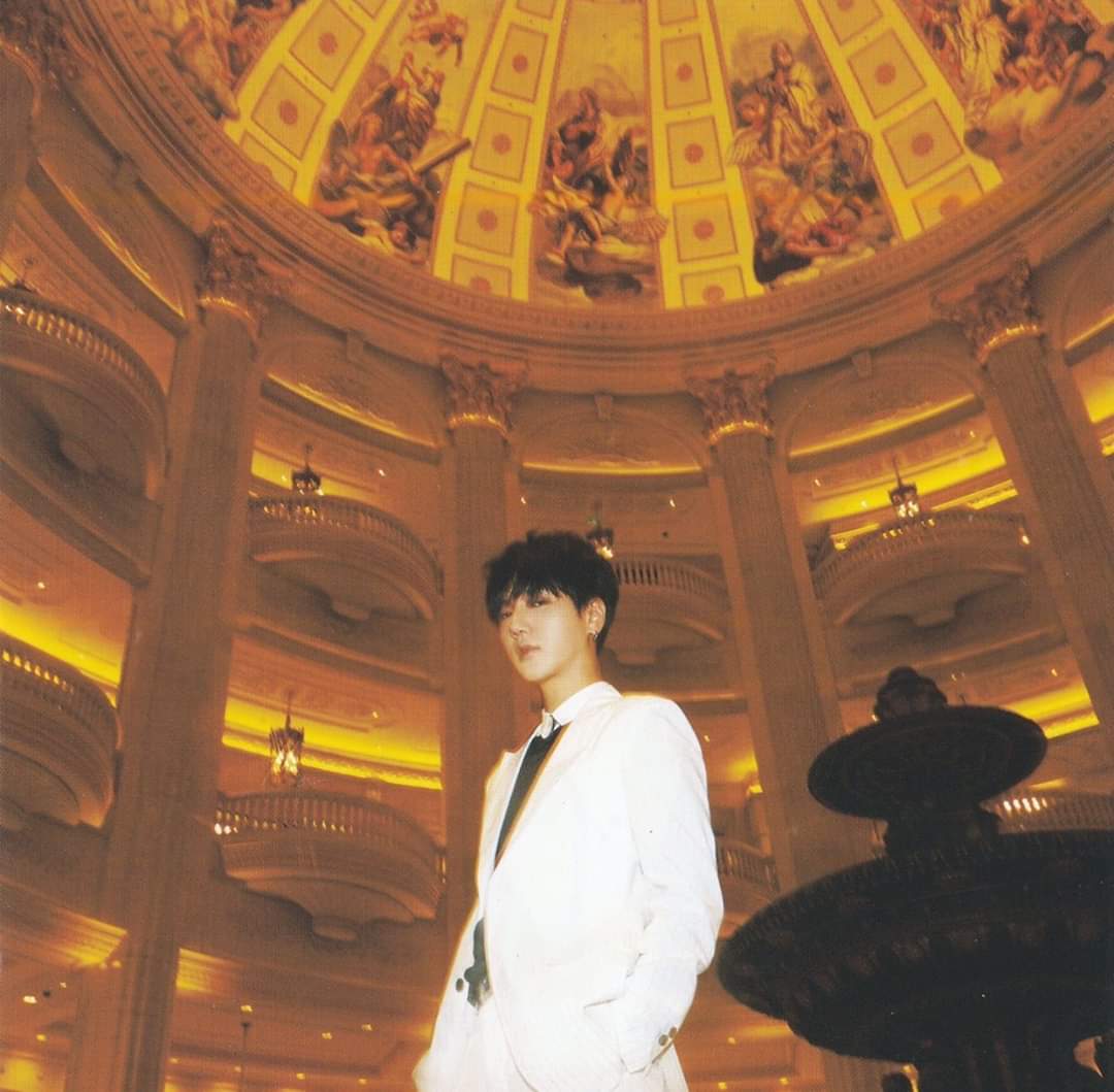baechuftyesung's tweet photo. Feliz aniversario a "Splash", una joya de canción, me re encanta y más lo bien que Yesung lució 💗 https://t.co/K68x9qsPzs