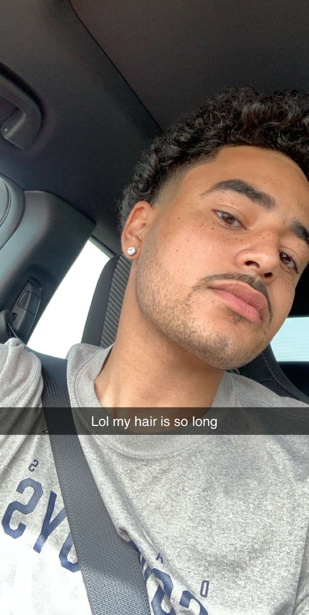 aaronmorales4's tweet photo. I’m gonna grow it out until I get braids. Say I won’t. https://t.co/mAf26jOeTh