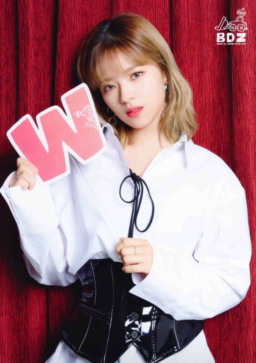 Jeongyeonssi on X: I will never shut up about this stunning white polo  corset Jeongyeon iconic look. 💚🔥 #TWICE_JAPANDEBUT3rdAnniversary  @JYPETWICE  / X