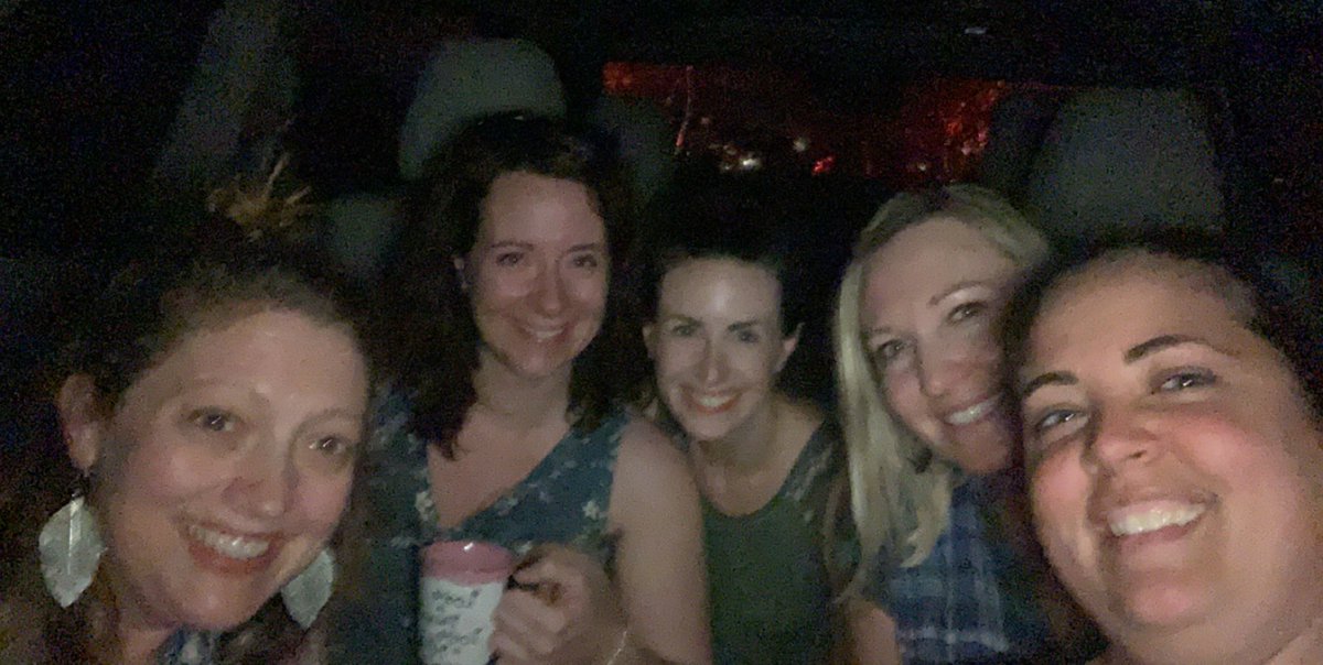 kejRN88's tweet photo. It started raining part way through, but we still had a blast! #GarthDriveIn #whatsocialdistancing @garthbrooks #covidconcert https://t.co/DA2xo9nawh