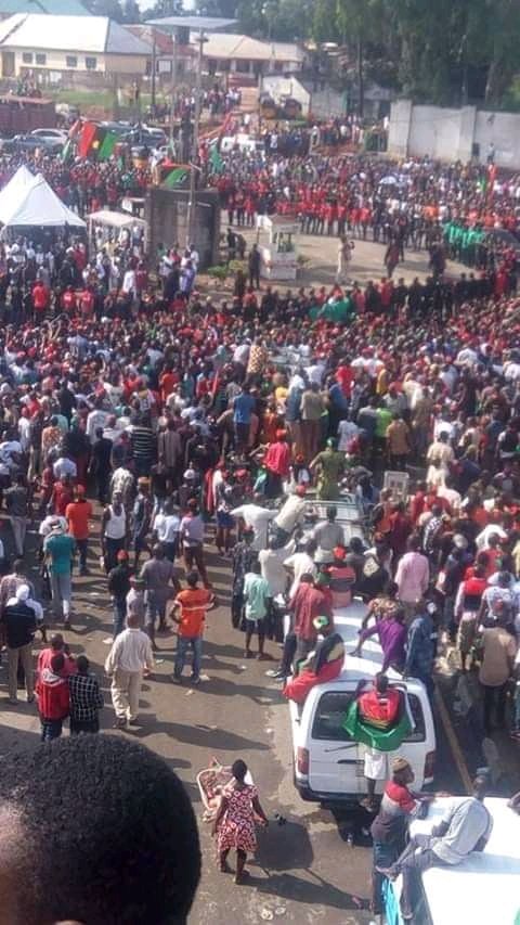 ikenna_anekwe's tweet photo. We Biafrans are everywhere around the world, by 7pm today, my book and pen, radio are waiting for the broadcast of our able leader Mazi Nnamdi Okwu Kanu.
@GovWike @SaharaReporters @NigeriaGov @ElvisChinedu12 @UN @FBI , are too ready? https://t.co/WnlFzZ1r55