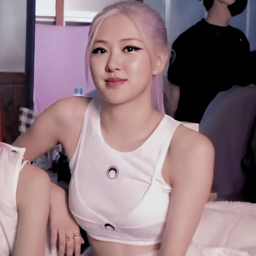 rosie tweet media