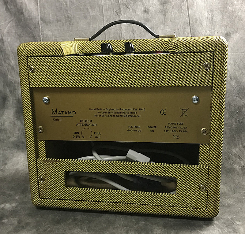 1484_shinjuku's tweet image. 非常に魅力的なtweedキャビネットに8インチJensenスピーカーを搭載したMATAMP / Spirit 1x8 Combo Amp が入荷！！アッテネーター付きなので使い勝手も良しです！ぜひこの機会にご検討くださいませ♪
digimart.net/cat12/shop1484…
＃matamp #ubox #新宿 #アンプ