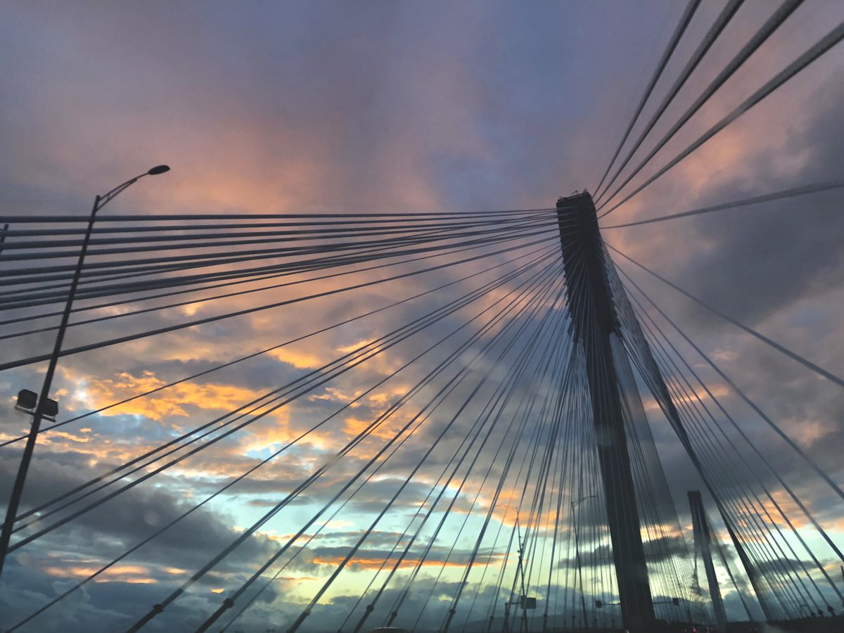 Paat_Miller's tweet photo. @GlobalBC @CTVVancouver @BT_Vancouver @NEWS1130 @CityofPoCo Port Mann Bridge Sunset @ 9:15 ☀️💕🙏🏻❤️ https://t.co/aWB7WJLym0