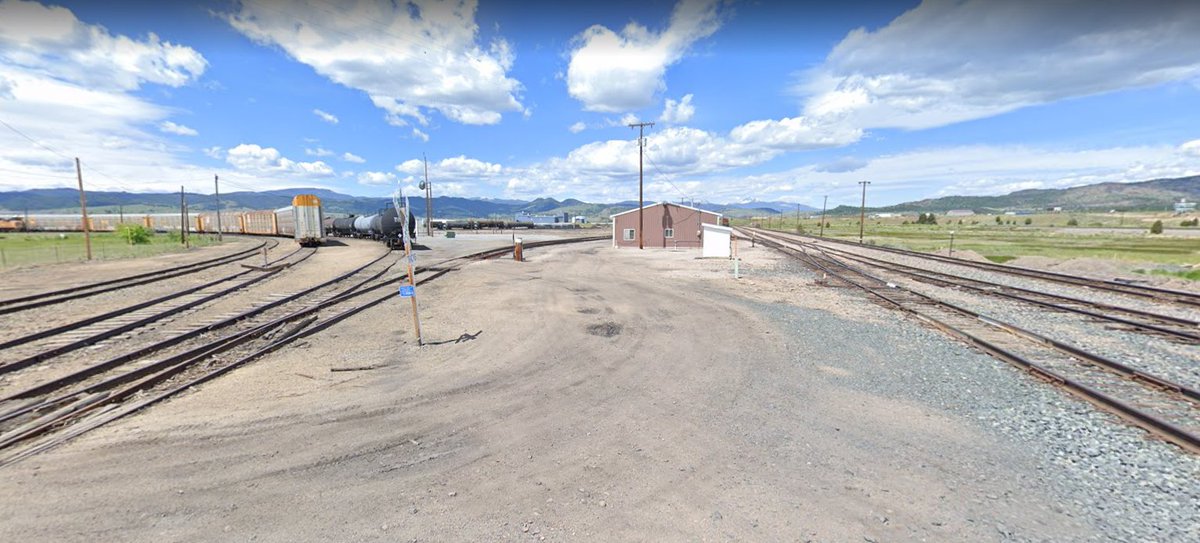 Silver Bow, the end of Union Pacific's obscure (and lightly used) route into Montana. Interchange used to be btwn Milwaukee/Union Pacific/Northern Pacific/BAP, now it's UP/BNSF/BAP. This also may be the most rural auto terminal...anywhere?  #SEANYC