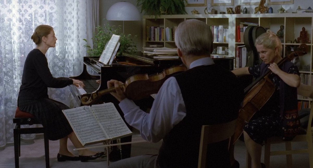 михаэль ханеке пианистка. пианистка фильм 2001. изабель юппер фильмы курения. михаэль ханеке пианистка. изабель юппер 2001.
