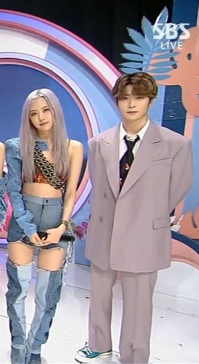 𝙨𝙤𝙛𝙩 𝙘𝙧𝙤𝙞𝙨𝙨𝙖𝙣𝙩 🥐 tweet media