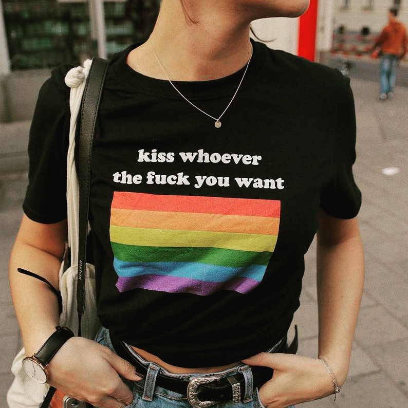 invitada_la's tweet photo. Y lo que digan los demás está de más 🎶
⚡
Que nadie te diga a quién o cómo debes querer 🖤
⚡
Happy #prideday to everyone who believes in theirselves
Vía @Pinterest @Etsy
#pride #Orgullo2020 https://t.co/li7hmnw7mp