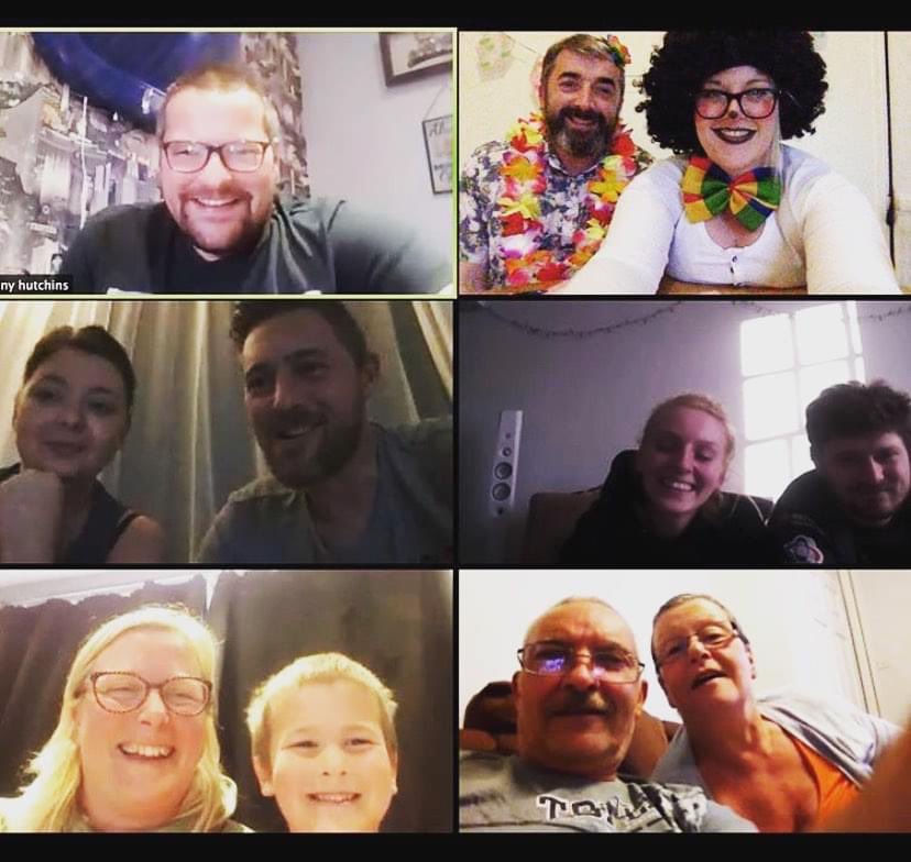 SuzyQHarding's tweet photo. @GaryBarlow #thiscallsforlove Our family live 100s mile apart so lockdown didn’t affect our normality with them. However we have Zoom Calls every Friday and we have been in contact more in lockdown than the last 10 years. Lockdown brought us together ❤️ https://t.co/6G2wzgbQdD