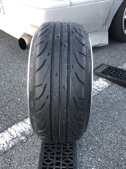18インチ10jをアクセレラの651sport,225/40で引っ張りたい 拾い画 