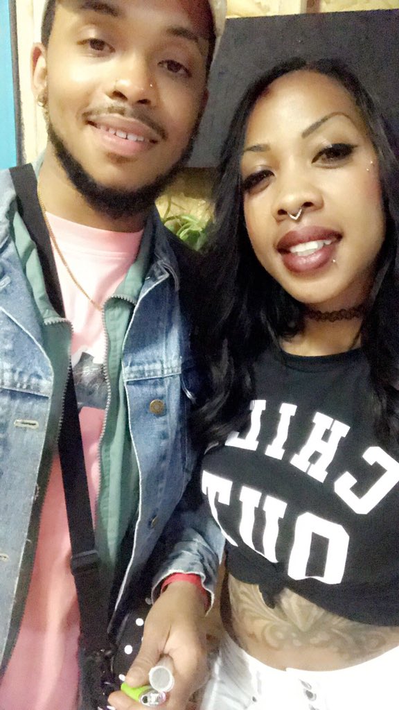 HELLAcheezy's tweet photo. when ur man brings U roses 2 thnk u 4 being a real rider 🌹❤️ (lowkey mad bcuz its HIS accomplishment &amp; he gifted ME, but I wanted 2 gift him 1st🤦🏽‍♀️😭😩🤣) 
CONGRATULATIONS ARE IN ORDER 2 THIS HANDSOME ASS MAN OF MINE &amp; cheers 2 our future ilove u ill always ride 4 u @kashnixon https://t.co/9rm0KNWhb5