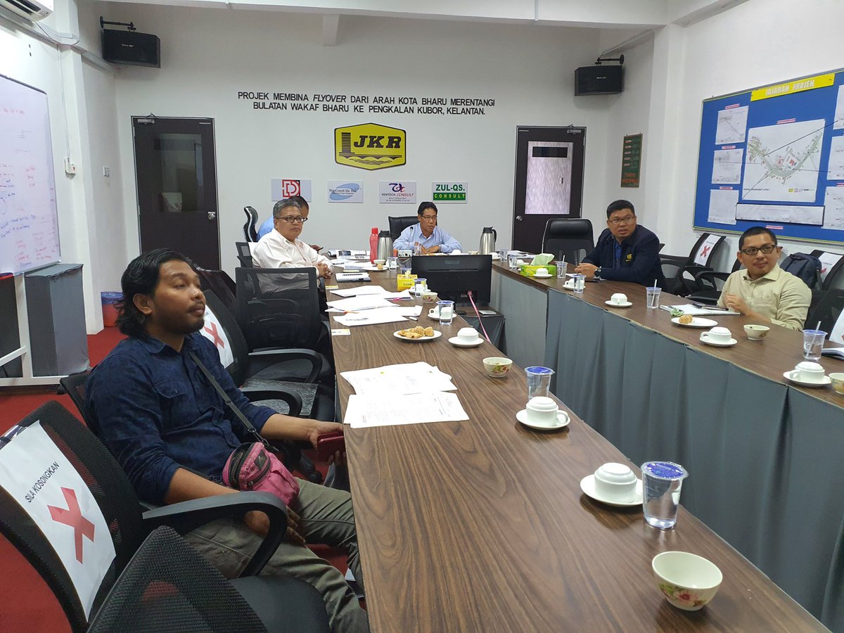UPKEcer3's tweet photo. Preparation meeting for Audit SIRIM JKR Malaysia and SPKKP 45001 lesson learn session by SO ECER 3. https://t.co/7h5fkjtaNv