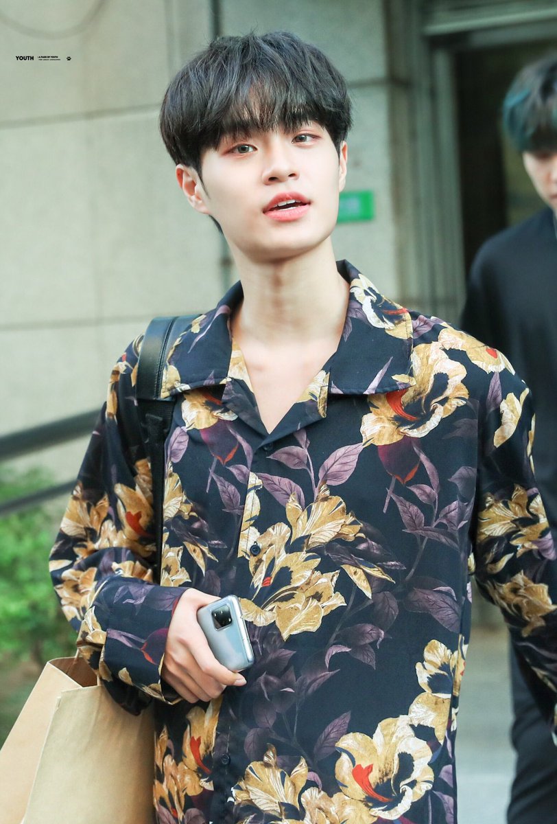 YOUTH0129's tweet photo. D-1 💙💛

#이대휘 #대휘 #LEEDAEHWI #AB6IX  #에이비식스 https://t.co/GCVH69qDas