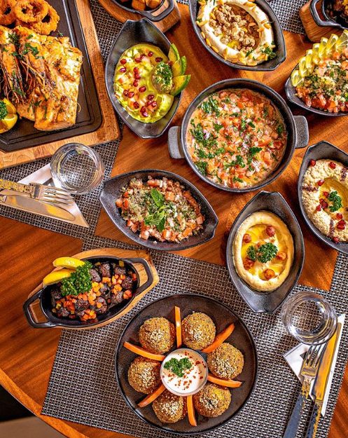 ArabesqueQatar's tweet photo. Feast yourself with an authentic lebanese street food delight only at Arabesque. Pick up the phone and order now. FREE Delivery charge for direct call orders. ORDER NOW ☎️ 4409 5271

#lebanesefood #Lebanesestreetfood #Lebanon #Lebanesecuisine #Qatarbloggers #Qatarfoodbloggers https://t.co/HLhfckSbmO
