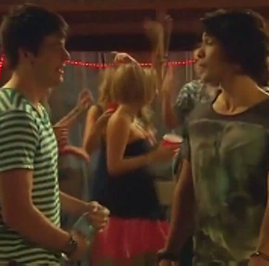 "Harry and Louis kissing"No sorry, It& #39;s a scene from a (french?) movie