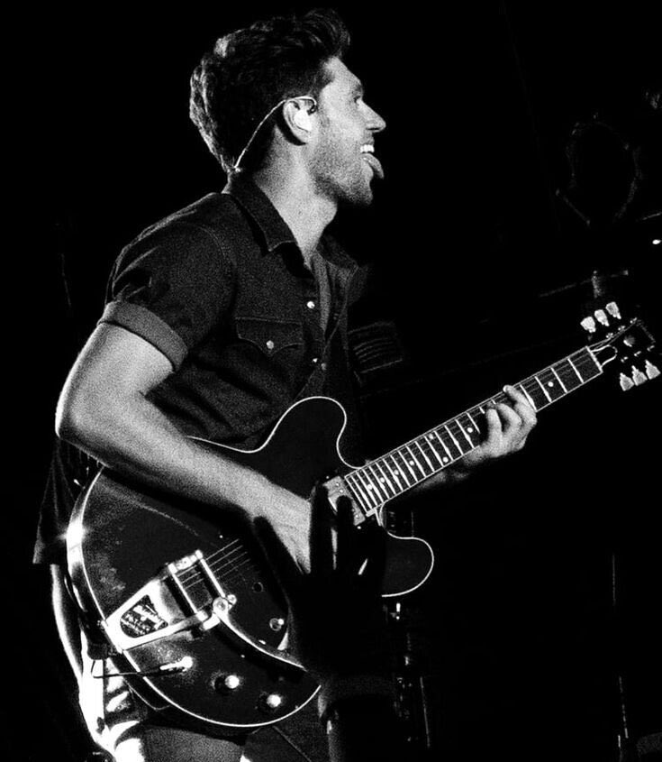 Larry🇨🇱 tweet media