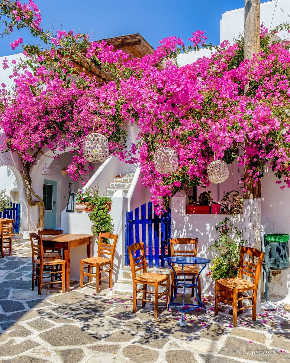 #Prodromos village #Paros one of the most pictusque village in #cyclades 🎶 👉Available as #print or digital copy on valantism.gr for more travel Inspiration follow also my ig account instagram.com/minogiannisval… !!! #photography #greece