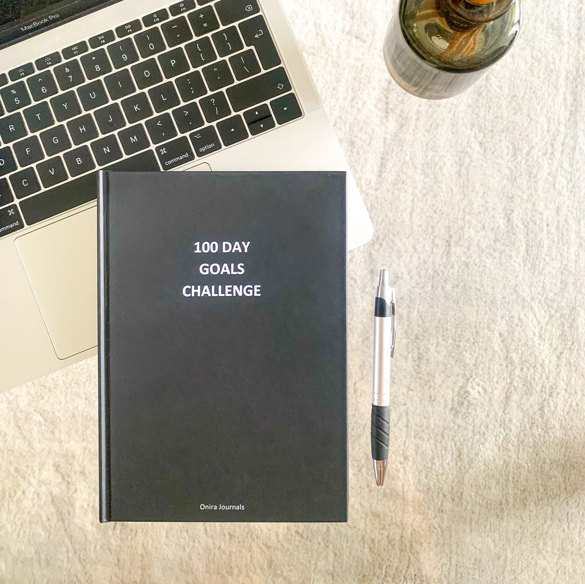 Have you seen that this journal comes in black colour too?🖤 OniraJournals.com