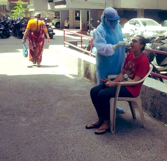 AMC
House to House Survey and testing continues in all 37 micro-containment zones across city today. 

Your co-operation with survey team &amp; Heath personnel will help AMC in #FightagainstCoronavirus. 

#AhmedabadFightsCorona 
#GujaratFightsCovid19