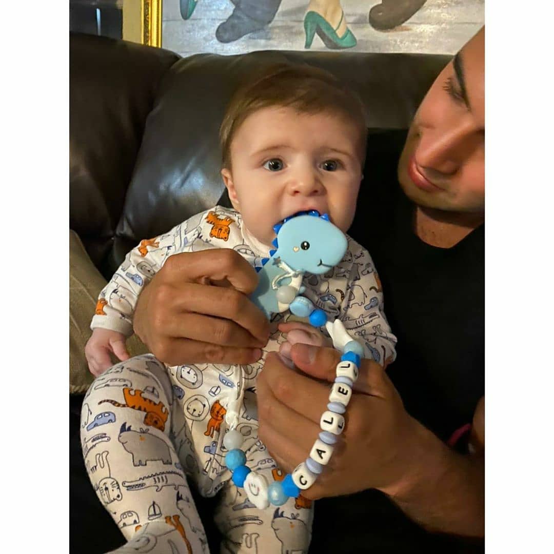 Moumoune_28's tweet photo. Repost @Jencarlos_IL
Baby #Calel #CMC with uncle @jencarlosmusic and his #dinosaur #teether by @teebeadu
Thank you @liyipsy for these gorgeous photos! You are the best!!!
#JencarlosCanela #JeanCarlosCanela #Jencarlos #Jencarlosmusic #Jen #Canela #Actor #Singer #Cantante https://t.co/q1WdqBlPDd