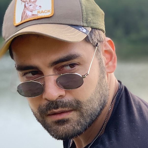 Erkan şapka gözlük üçlüsü 😎